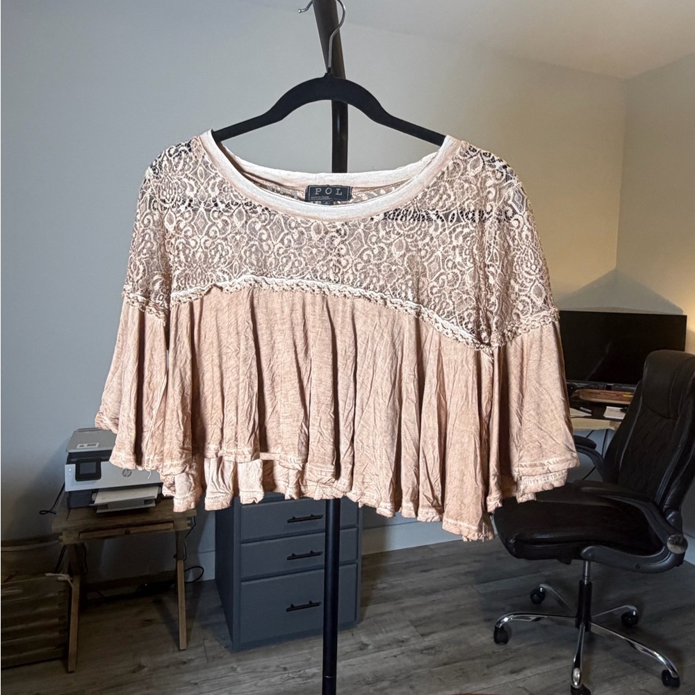 POL Women's Cream and Tan Lace Blouse